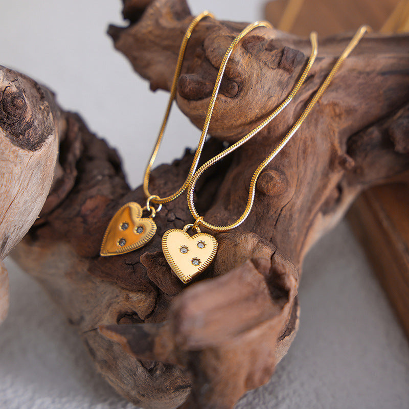 Elegant 18K Gold Snake Bone Chain Necklace with Zircon Peach Heart Pendant