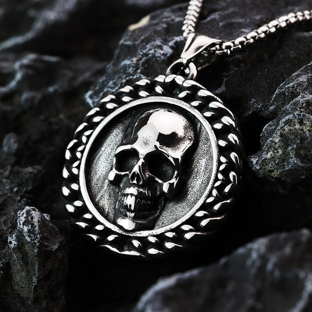 European And American Retro Men's Pendant Skull Necklace