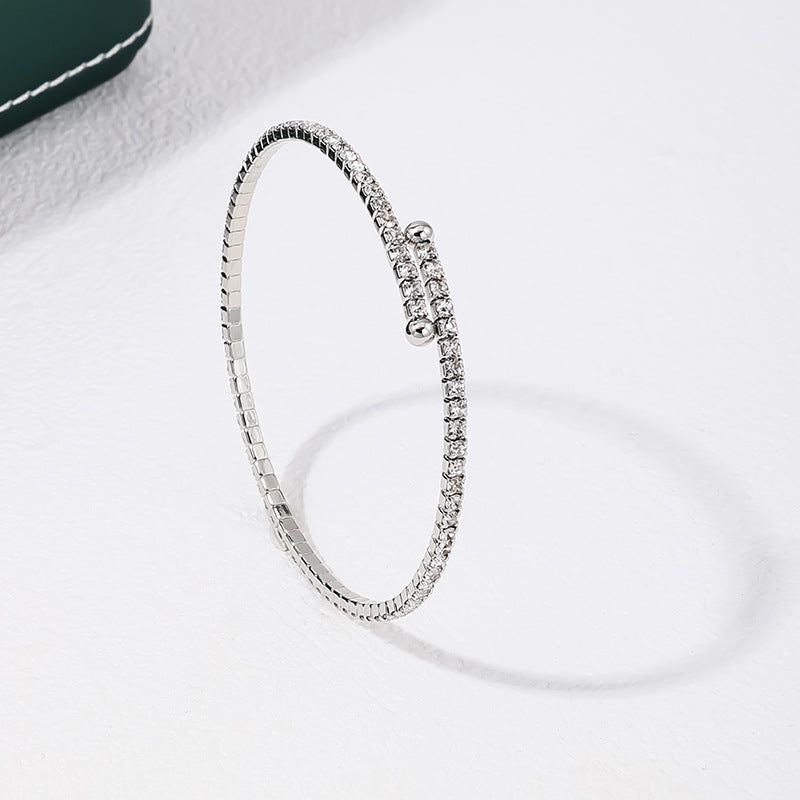 Chic Vintage Inspired Women's Bracelets - Elegant Handcrafted Metal Jewelry