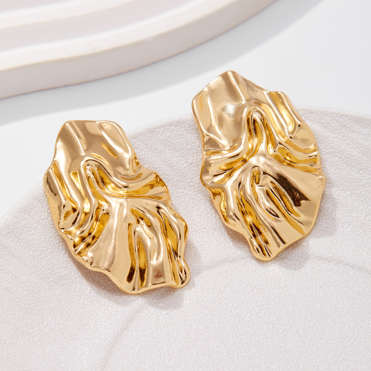 Planderful Vienna Verve Earrings – Retro Leaf Design