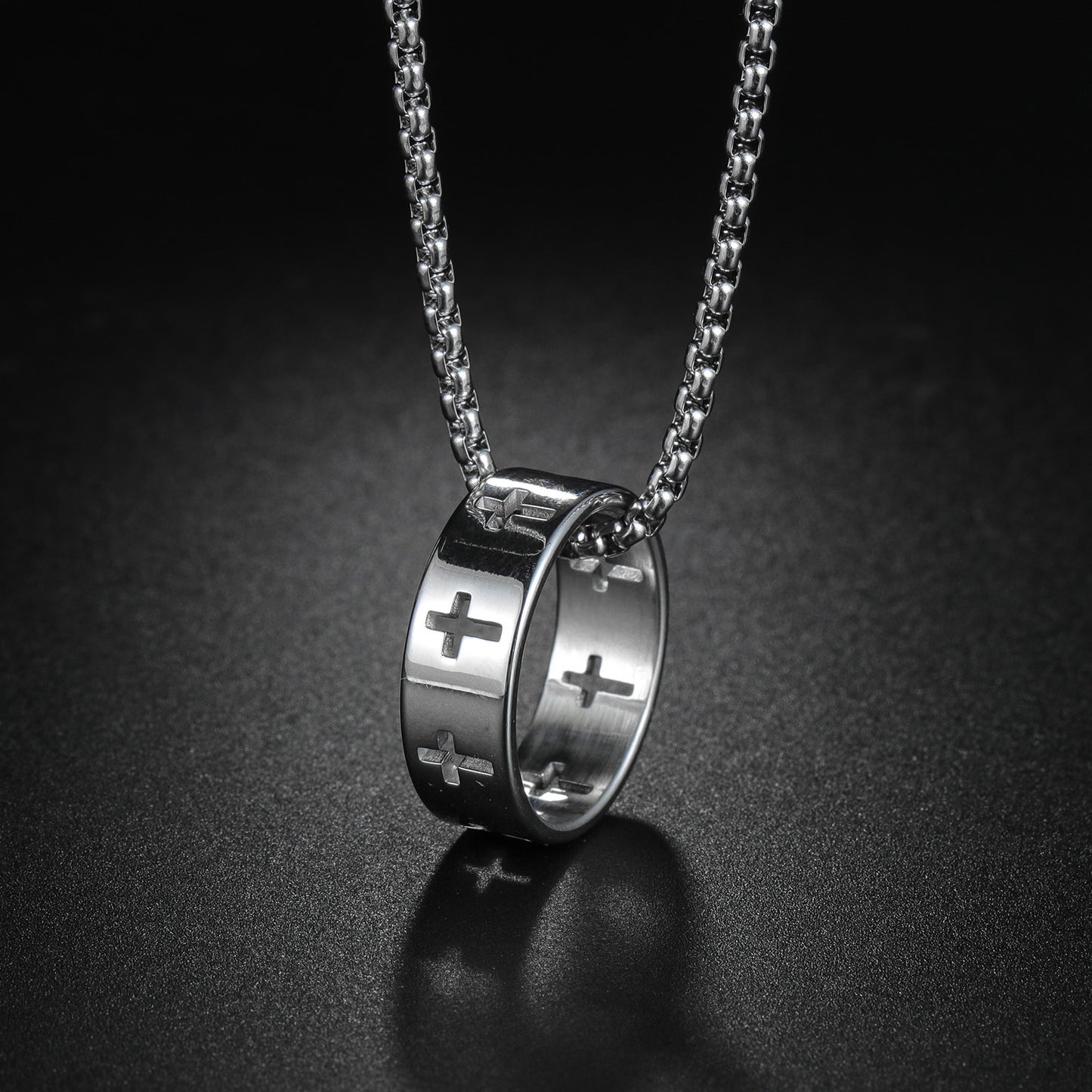 Amazon Europe Exclusive: Stylish Men's Stainless Steel Hollow Cross Pendant Necklace