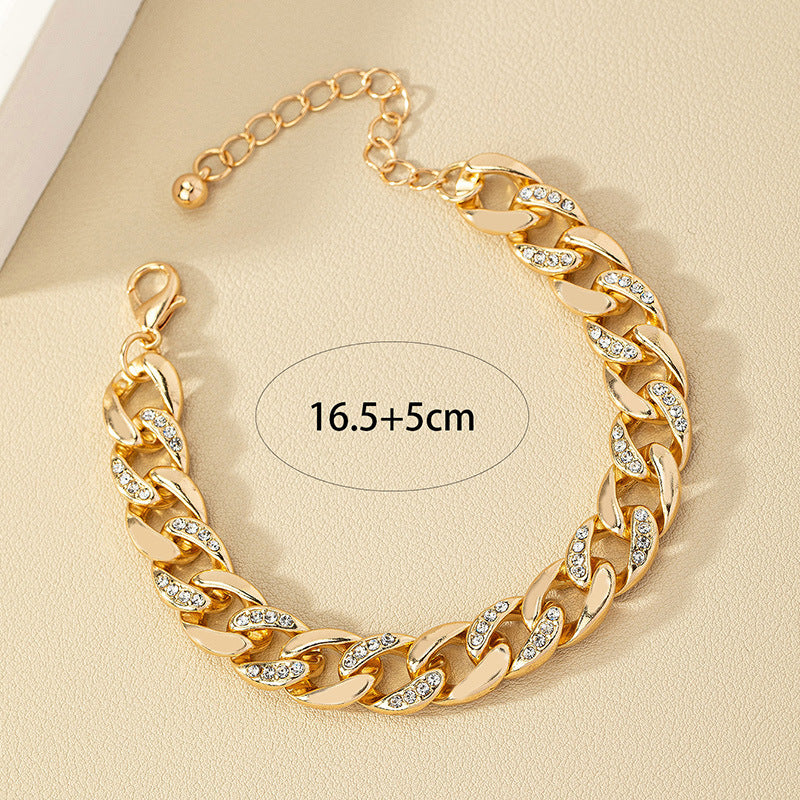 Elegant Vienna Verve Metal Bracelet with Unique Design