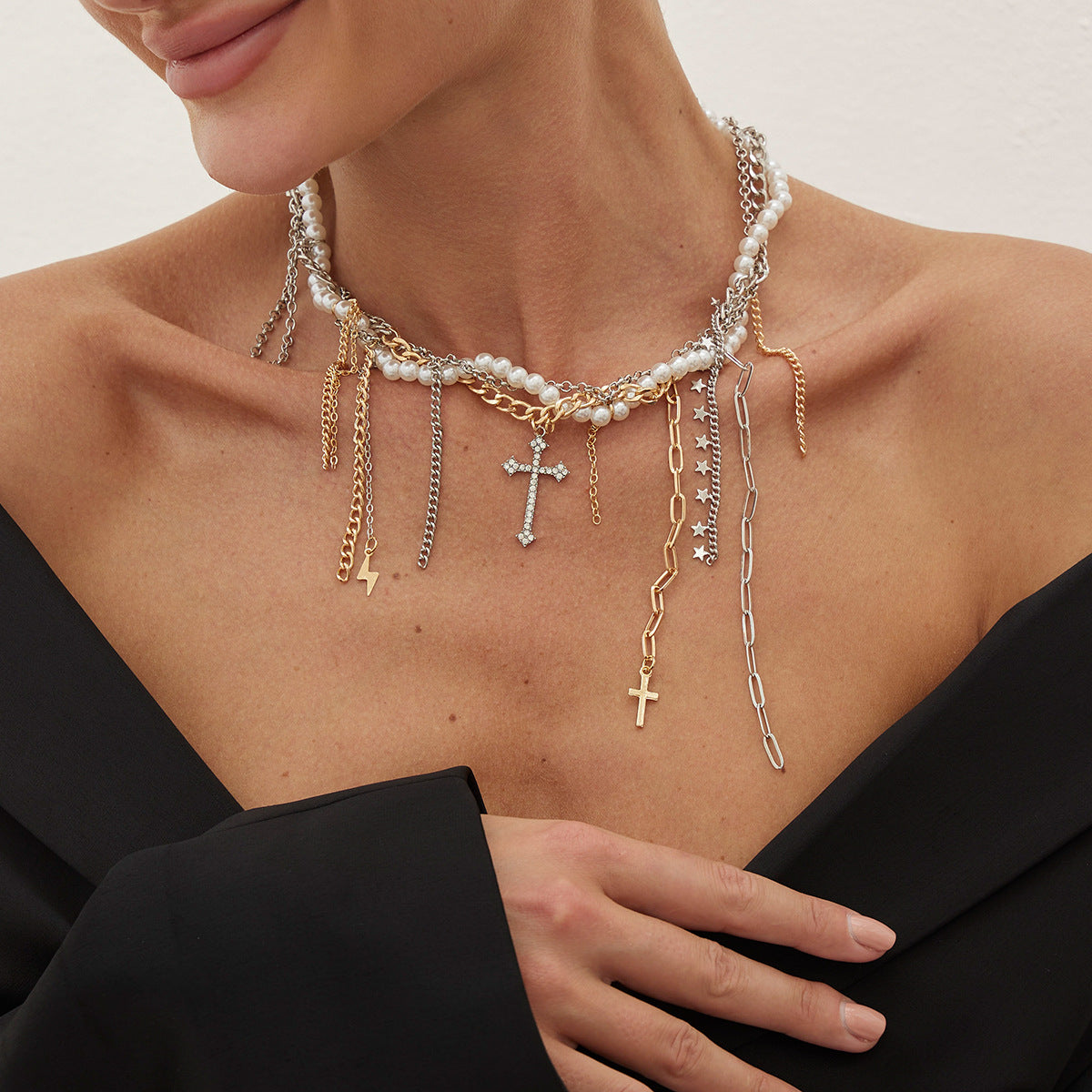 Planderful Vienna Verve Necklace – Elegant Imitation Pearl Design