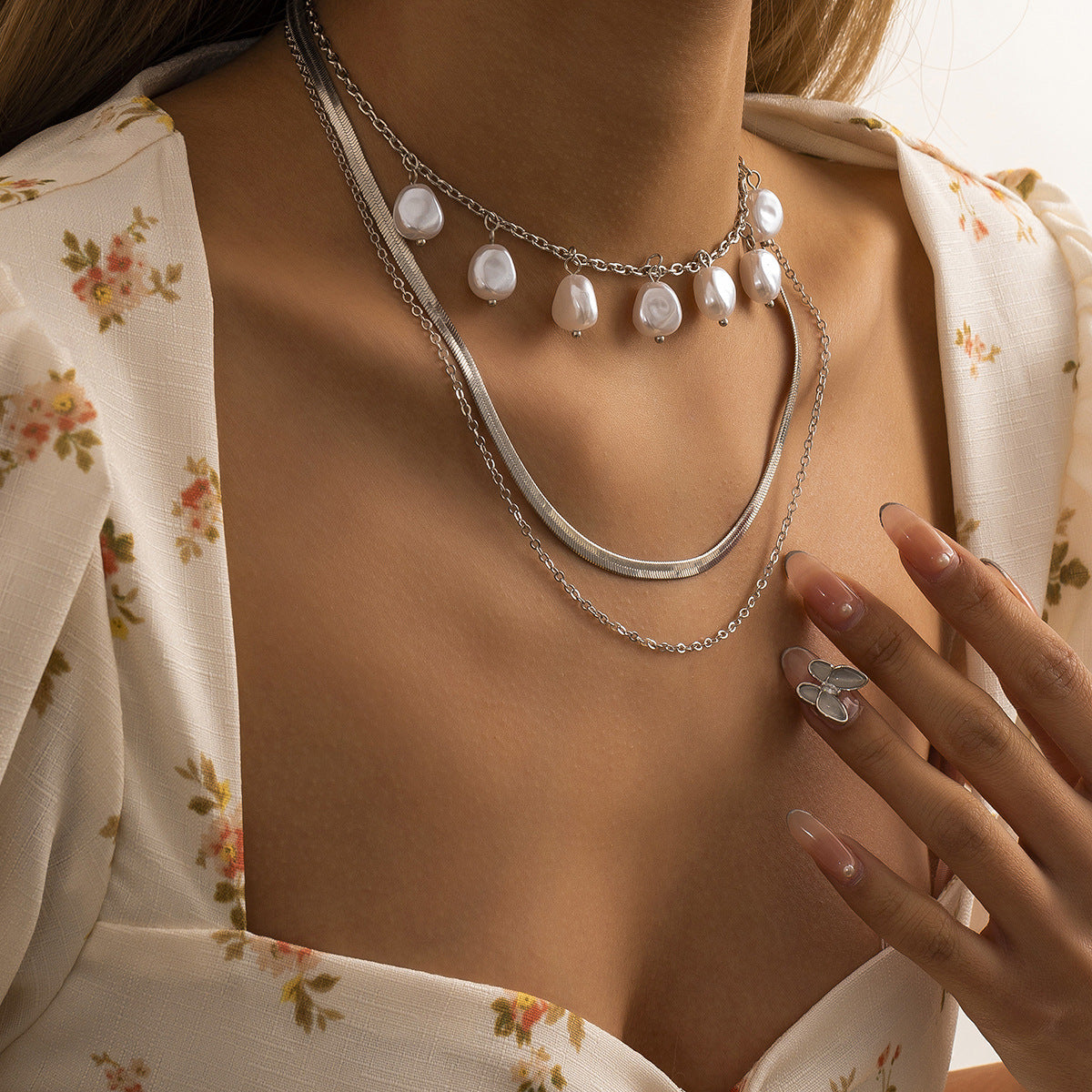 Planderful Vienna Verve Imitation Pearl Collarbone Necklace For Women Retro Geometric Snake Bone Jewelry