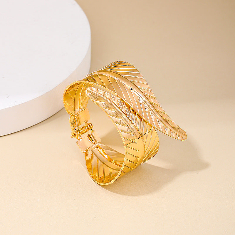 Exaggerated Spring Leaf Bracelet - Vienna Verve Collection