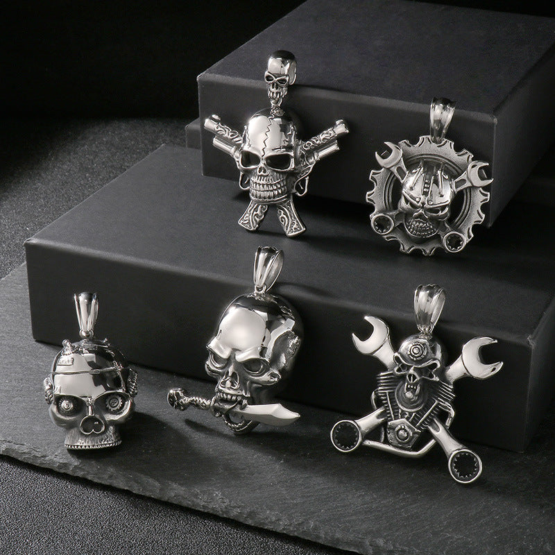 Planderful Skull Pendant Men Mechanical Pirate Necklace