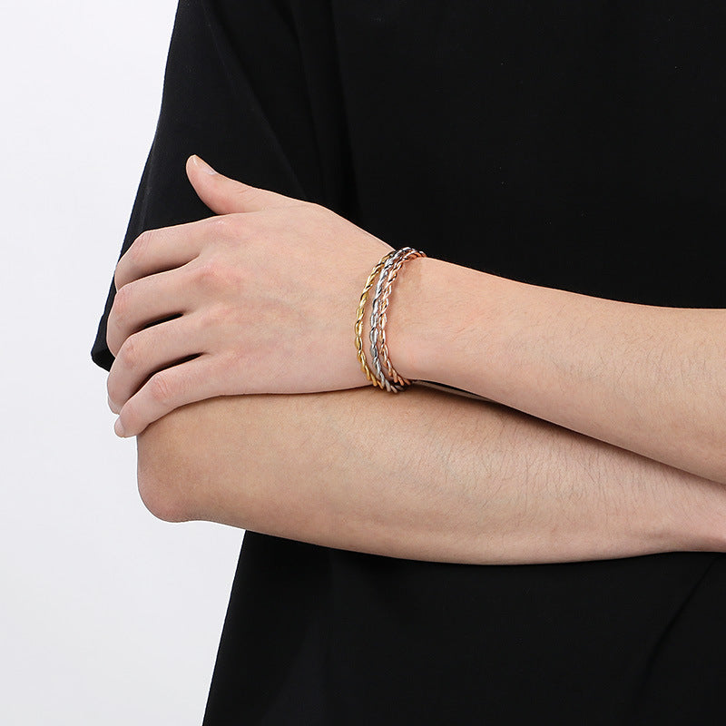 Extremely Wind C-Shaped Titanium Steel Bracelet – Neutral Twist Hammer Open Stainless
