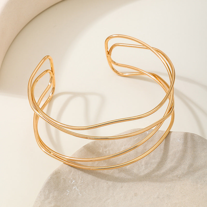 Planderful Vienna Verve Bracelet – Simple and Fashionable Minimalist Design