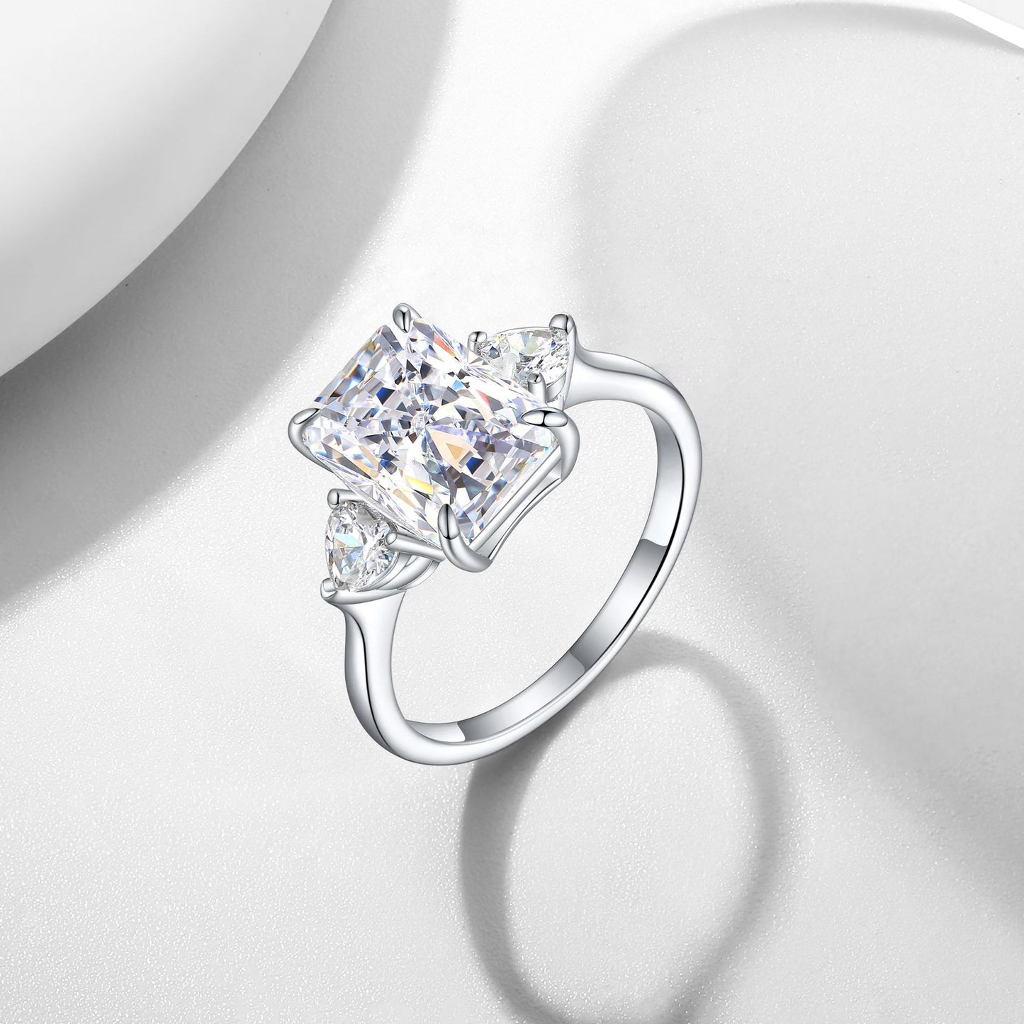 925 Sterling Silver Flame Ice Flower Cut Heart-Shaped Zircon Ring