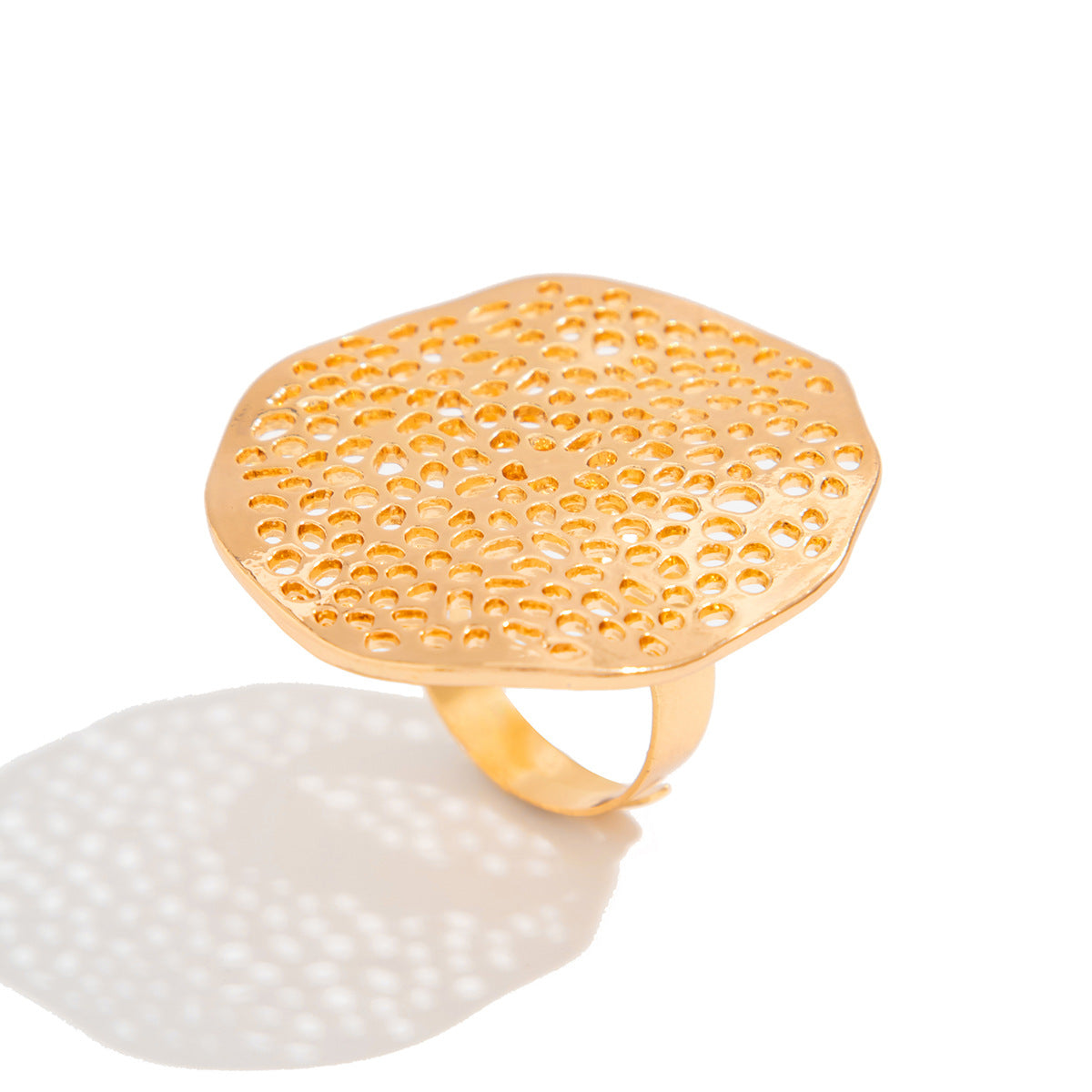 Planderful Vienna Verve Ring – Elegant Hollow Flower Design