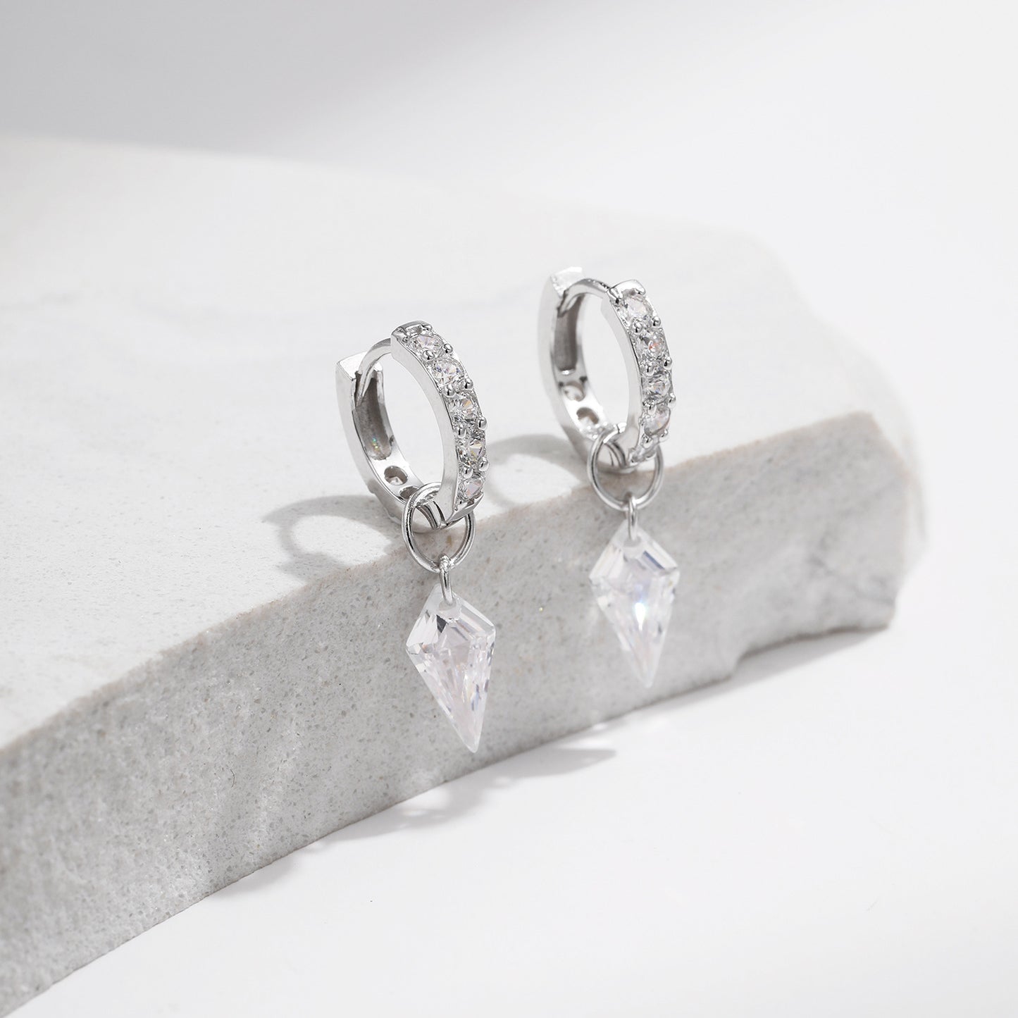 Planderful Everyday Genie Earrings – Elegant Sterling Silver with Zircon Enhancements