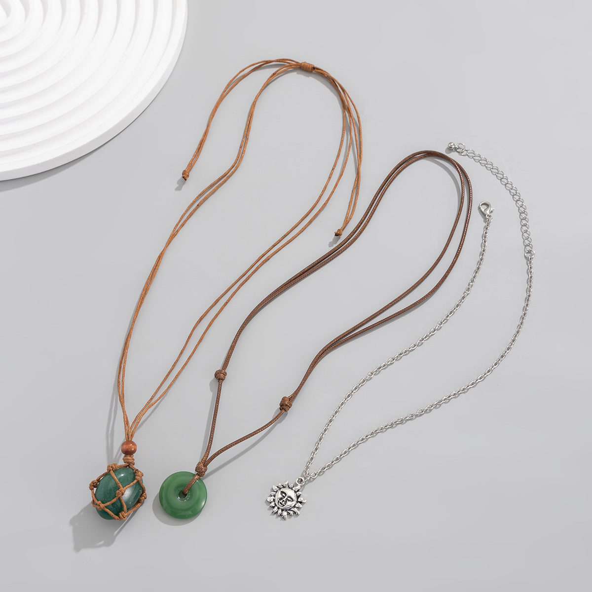 Planderful Vienna Verve Necklace – Retro Geometric Pendant with Adjustable Wax Line