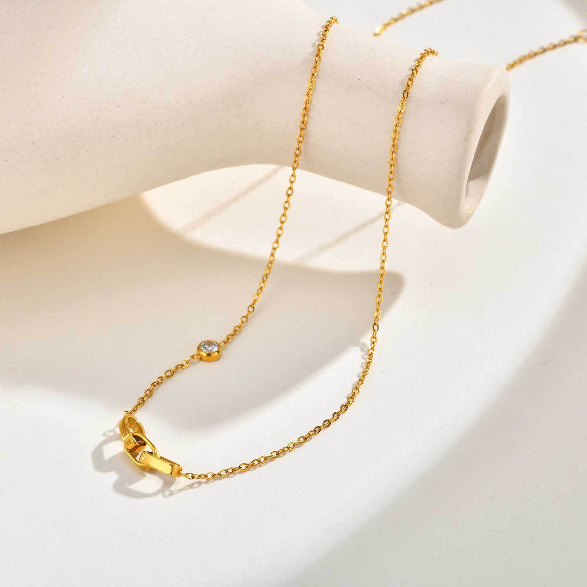 Stainless Steel Geometric Oval Ring Zircon Wind Interlocking Women's Necklace