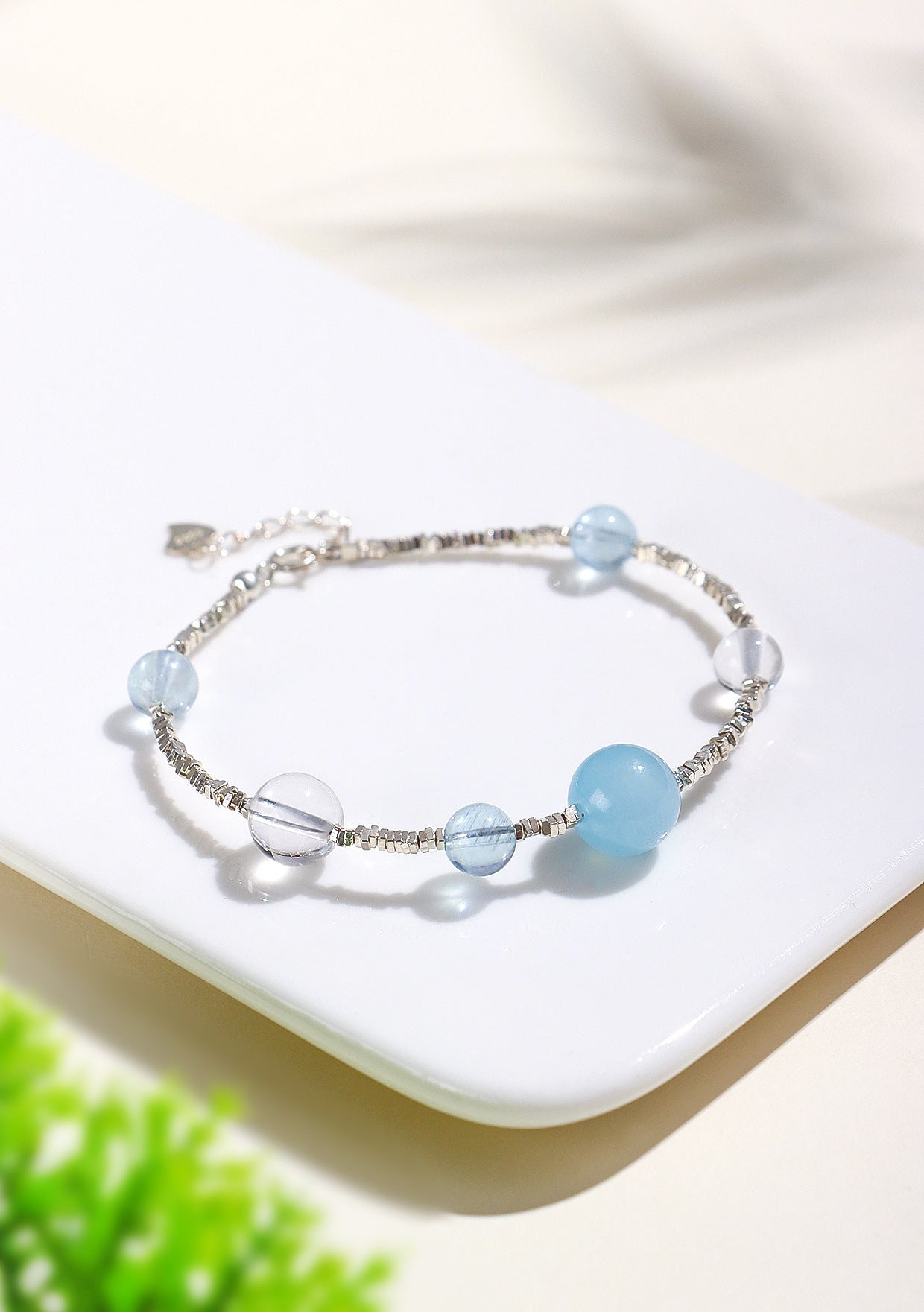 Planderful Fortune's Favor Bracelet – Elegant Aquamarine Crystal Design
