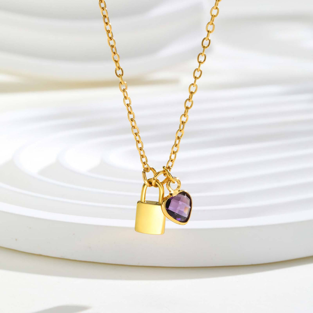 Wind Ladies Birthday Gift Stainless Steel Gold Lock Peach Heart Twelfth Necklace