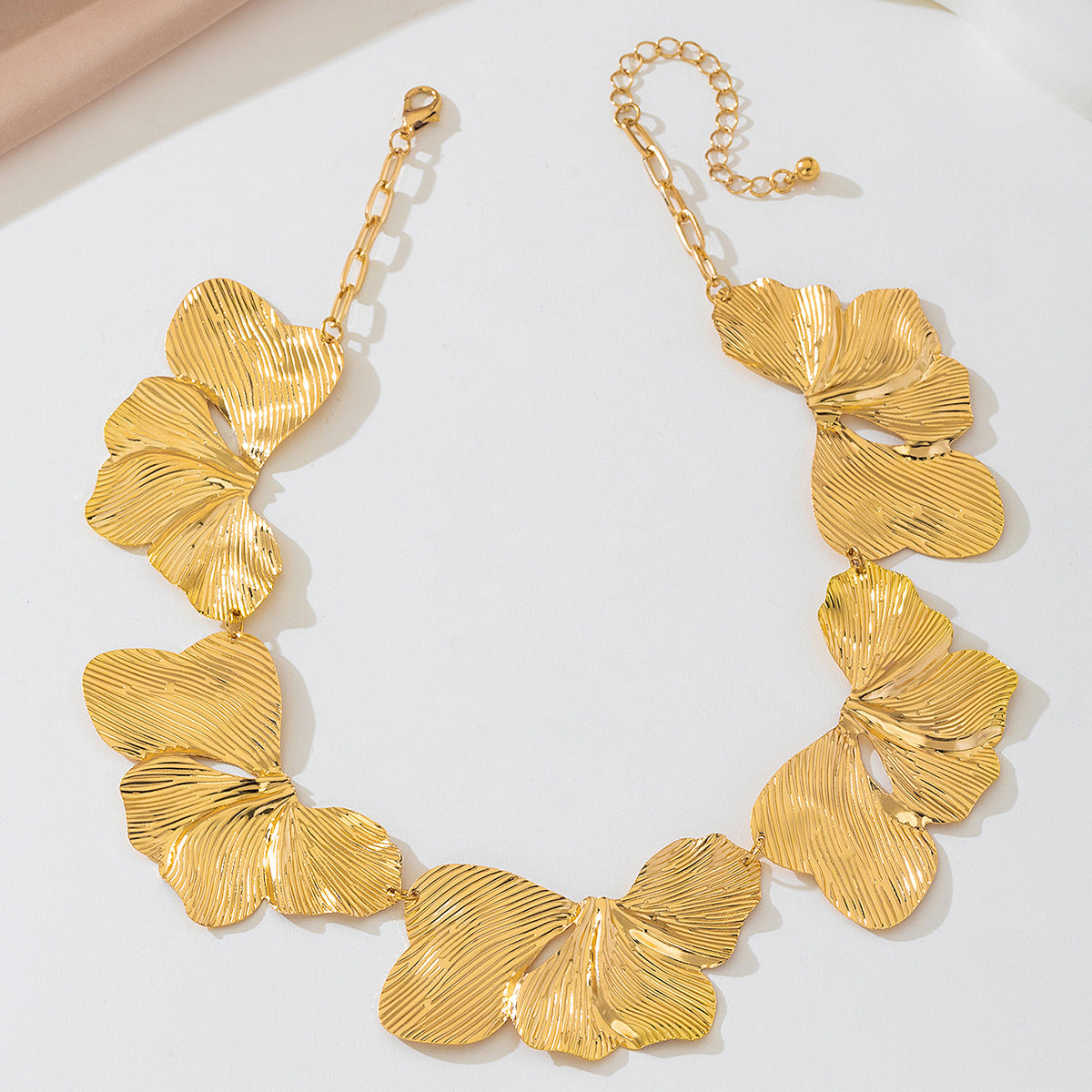 Planderful Vienna Verve Necklace – Exaggerated Fashion Metal Texture