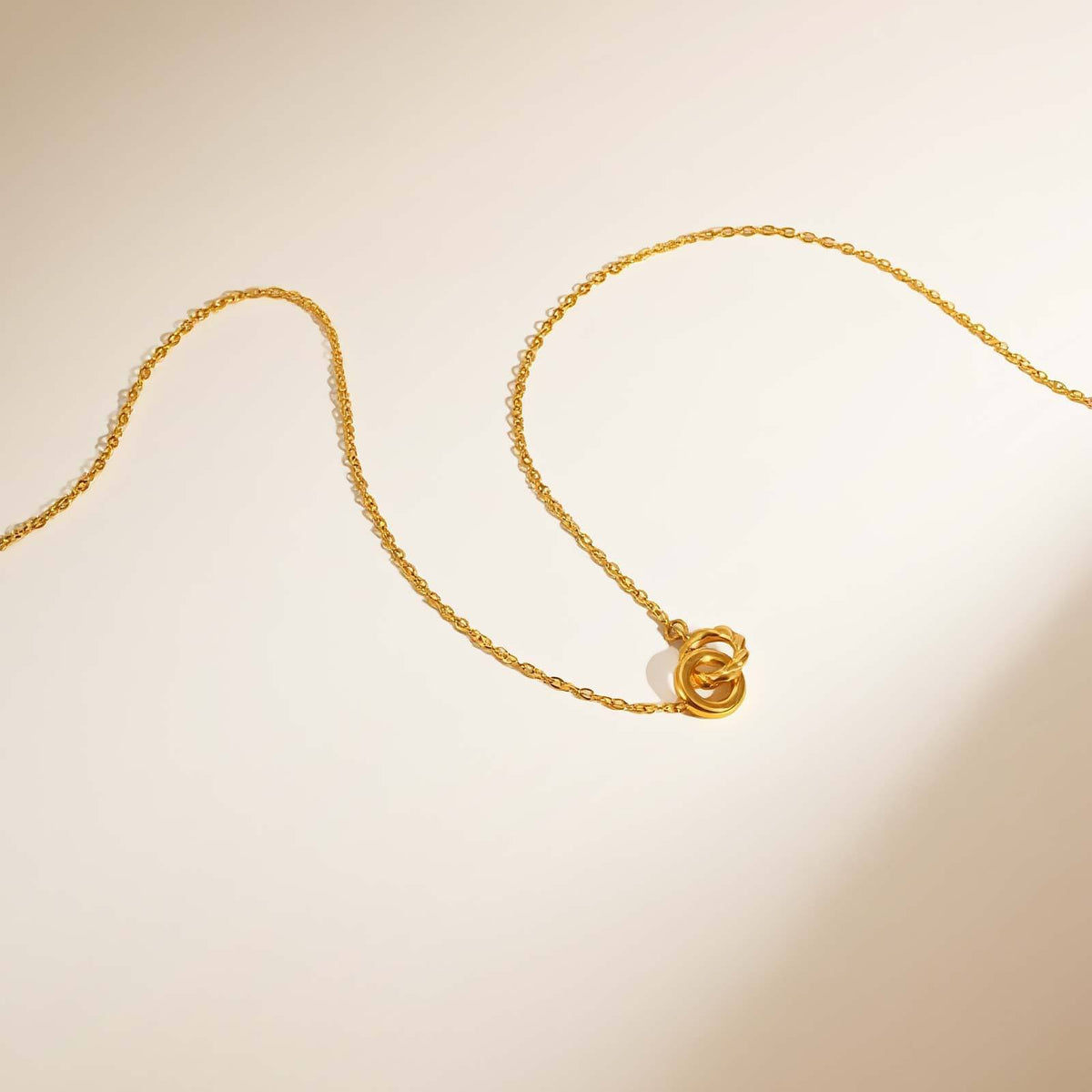 Gold Toggle Ring Necklace with Twisted Bar