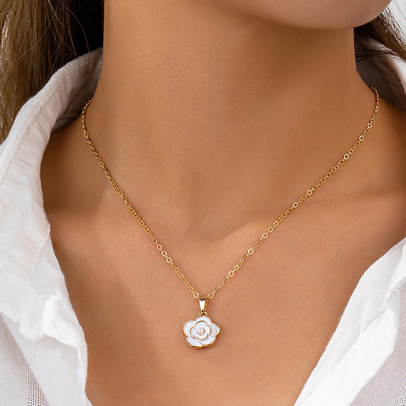 Planderful Vienna Verve Necklace – Stylish Metal Camellia Design