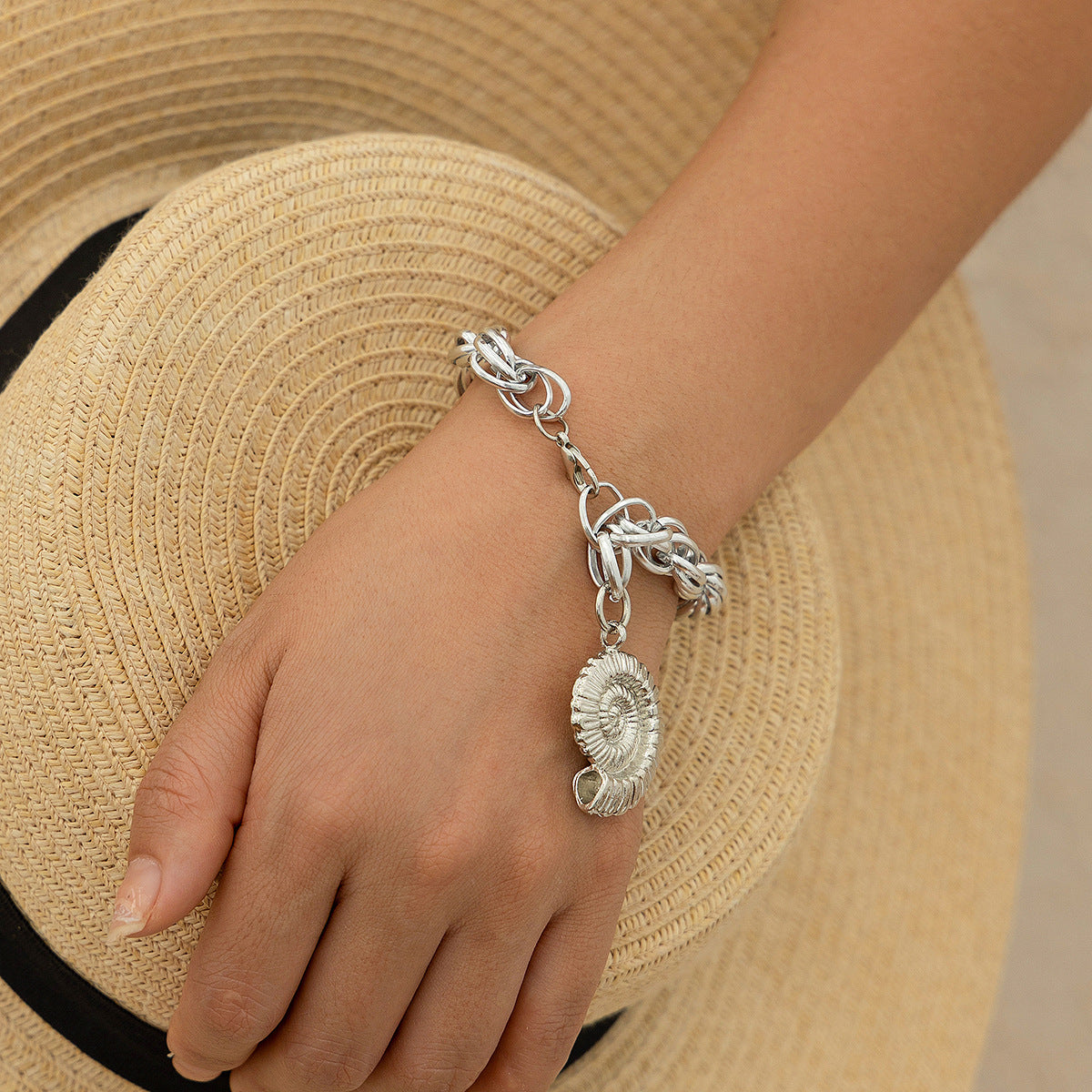 Planderful Ocean Wind Conch Fringed Bracelet For Women Personalized Metal Shell Jewelry Vienna Verve