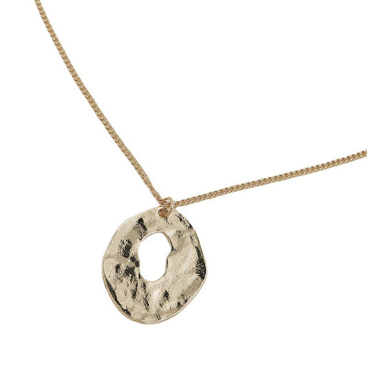 Fashion Forward Metal Geometry Necklace with a Touch of European Elegance