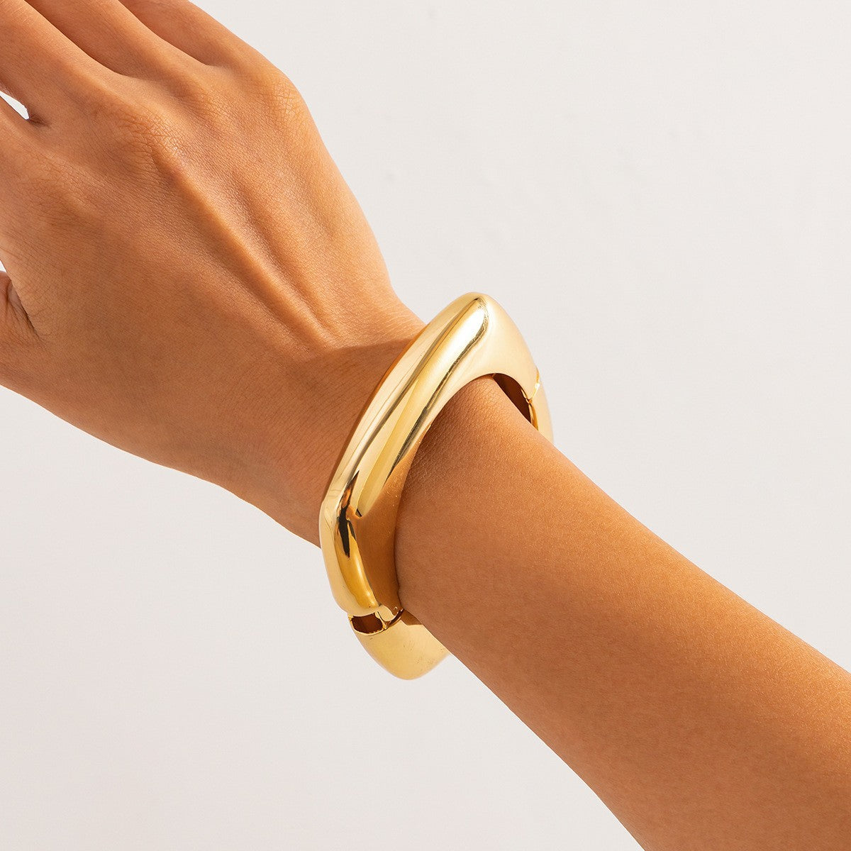 Planderful Vienna Verve Metal Dopamine Wide C Shaped Bracelet Glossy Finish Statement For Women