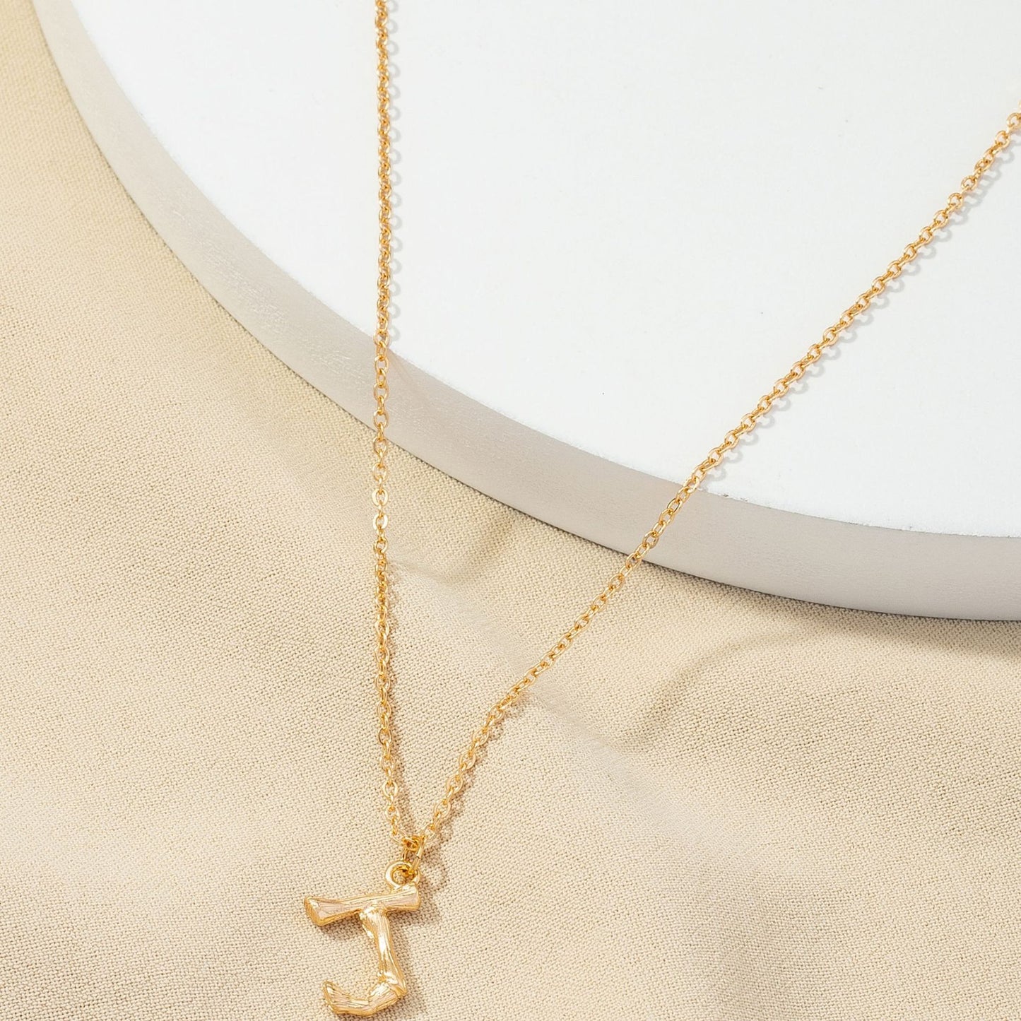 European and American Letter Pendant Necklace with Cold Indifferent Style