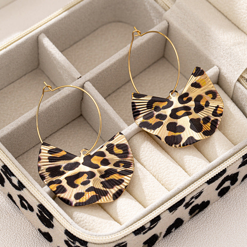 Planderful Vienna Verve Earrings – Stylish Metal Leopard Print Design