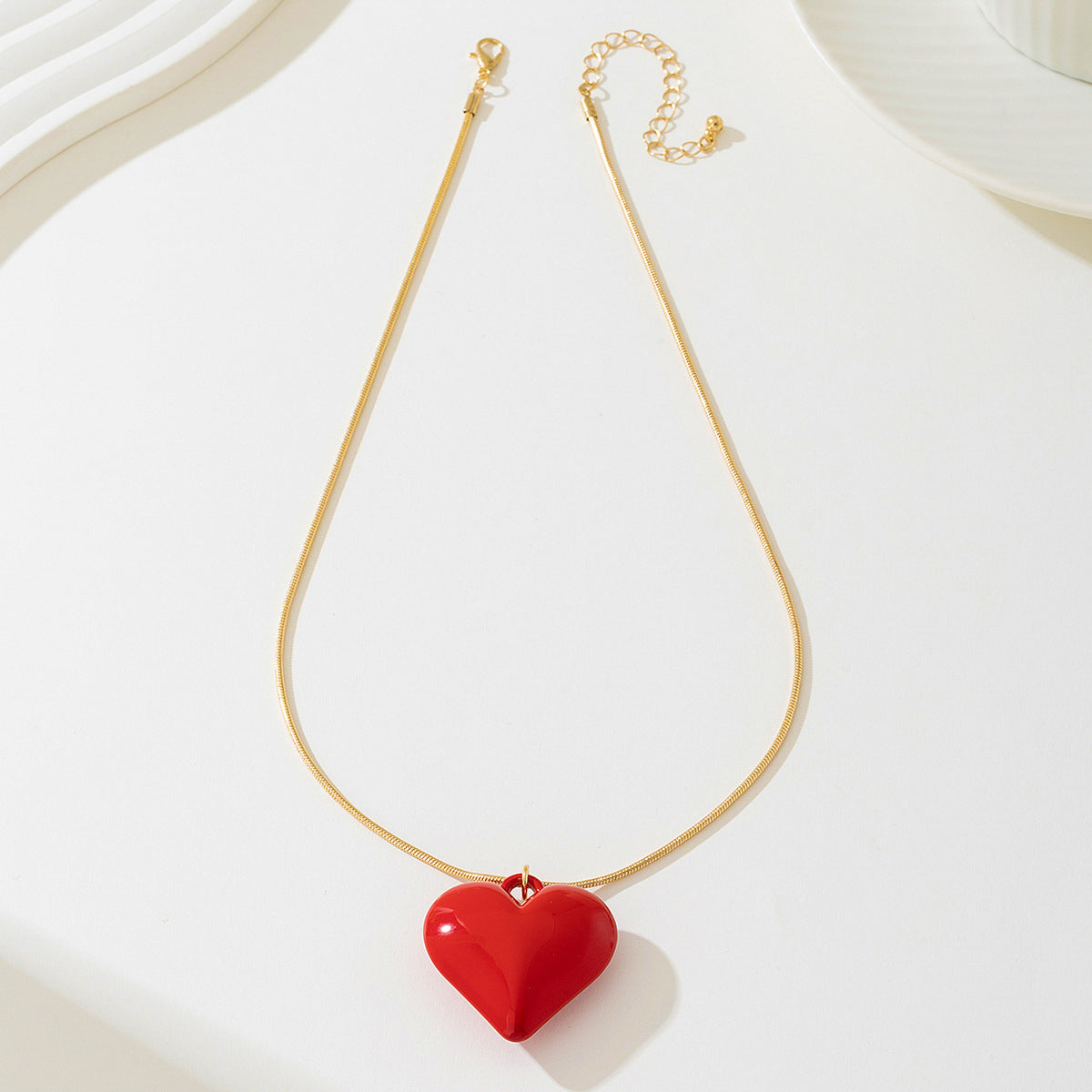 Planderful Vienna Verve Pendant Necklace – Versatile Retro Love Heart Design