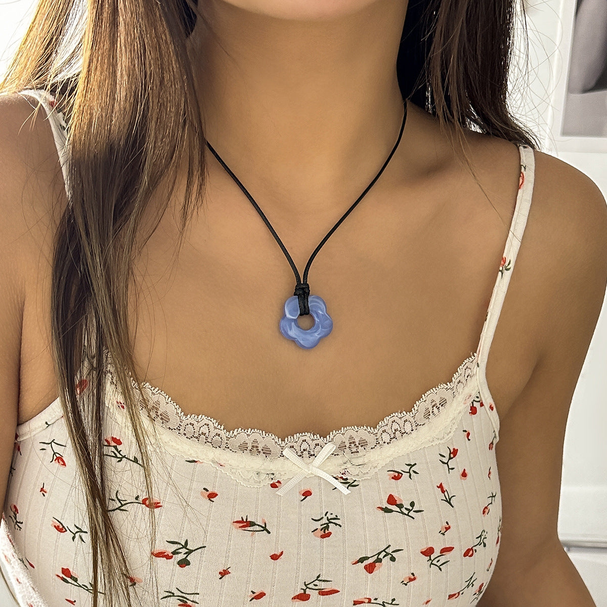 Pastoral Flower Pendant Necklace - Vienna Verve Collection