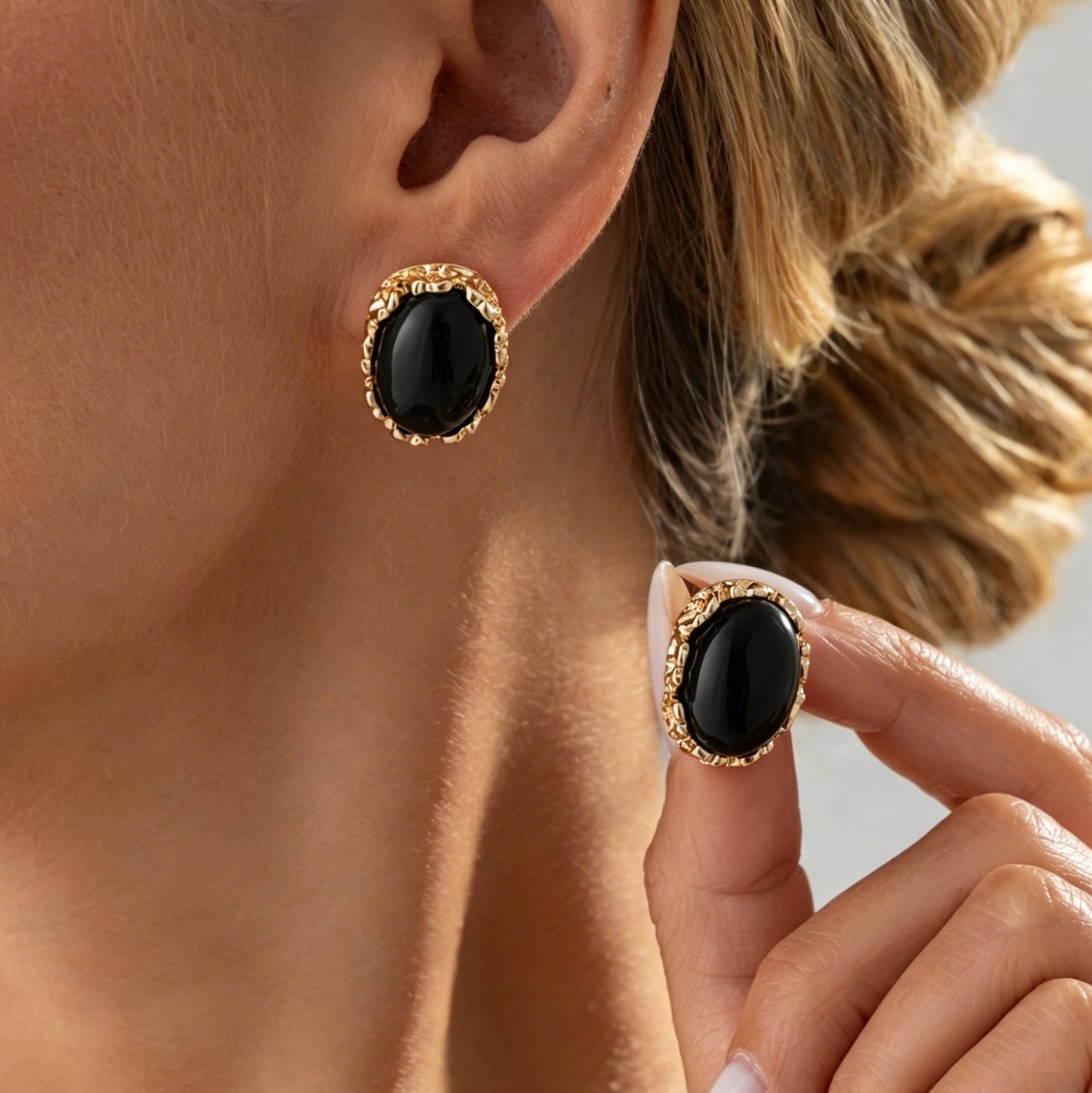 Planderful Vienna Verve Colored Stone Stud Earrings Retro Court Style Hammered Pattern Jewelry For Women Statement
