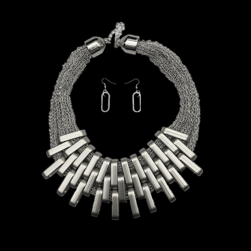 Exaggerated European Style Cotton Rope Necklace and Earring Set with Accessories - Savanna Rhythms Necklace