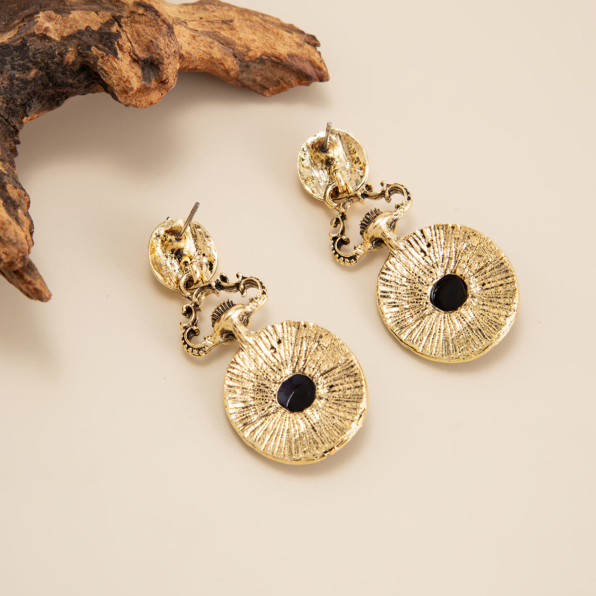 Planderful Vienna Verve Gemstone Pendant Stud Earrings For Women Retro Engraved Cloud Motif