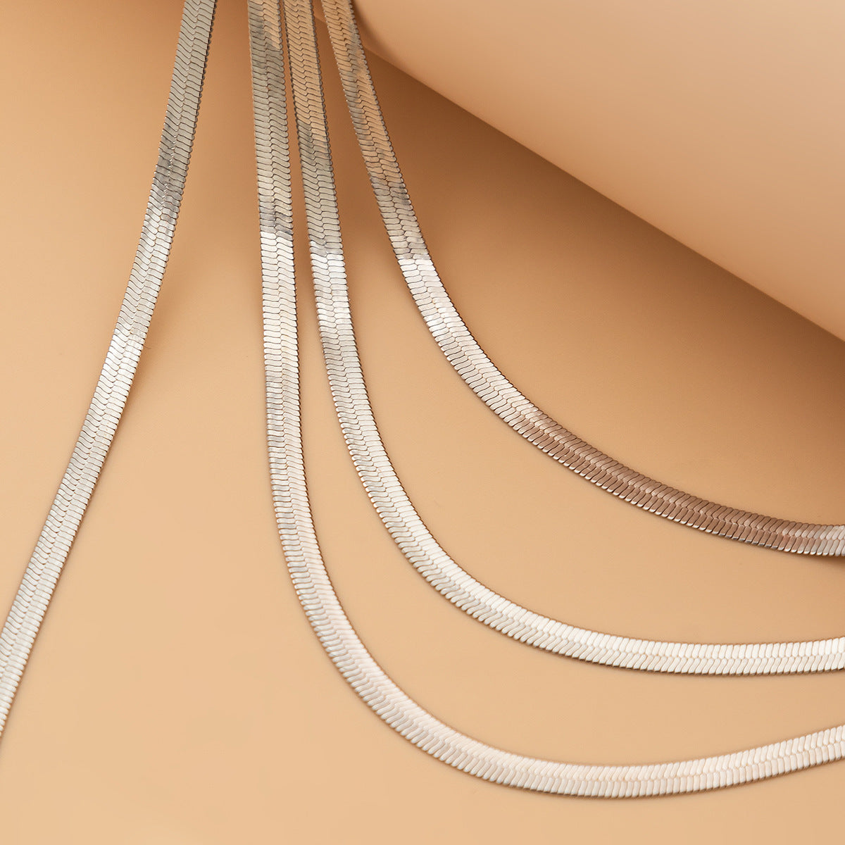 Planderful Vienna Verve Necklace – Versatile Geometric Design