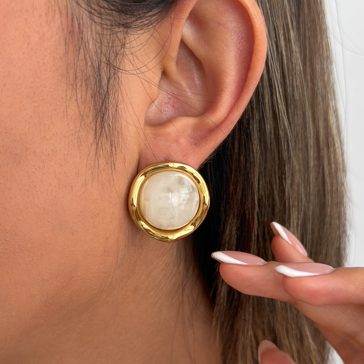 Planderful Elegant Versatile Stainless Steel Stud Earrings With Gold Edge And Wavy Round Look For Everyday Women