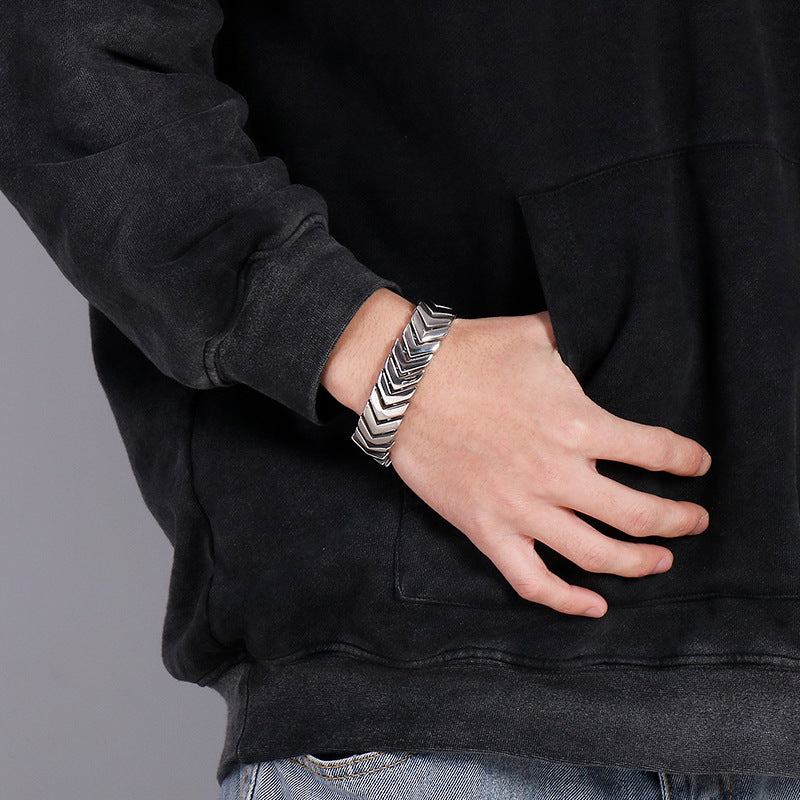 Stylish Stainless Steel Men's Bracelet with Snake Bone Design