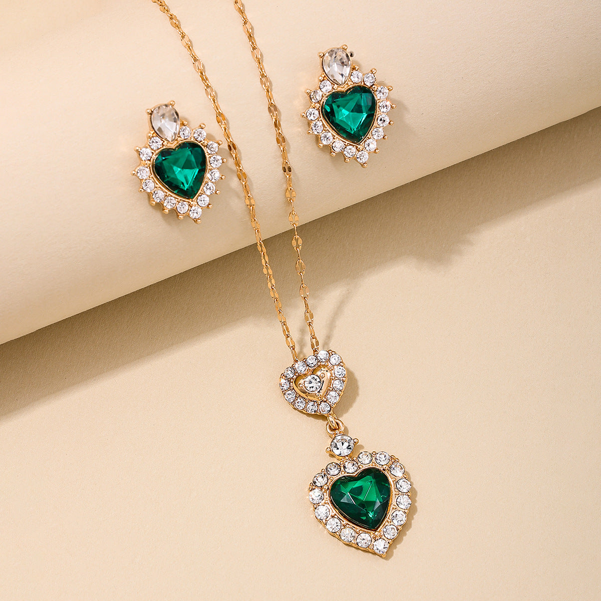 Green Heart Design Metal Jewelry Set for Women with Earrings and Necklace