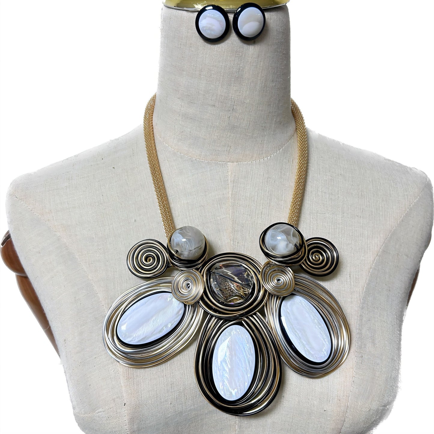 Baroque Flower Resin and Aluminum Wire Handmade Necklace Earrings Set - Savanna Rhythms