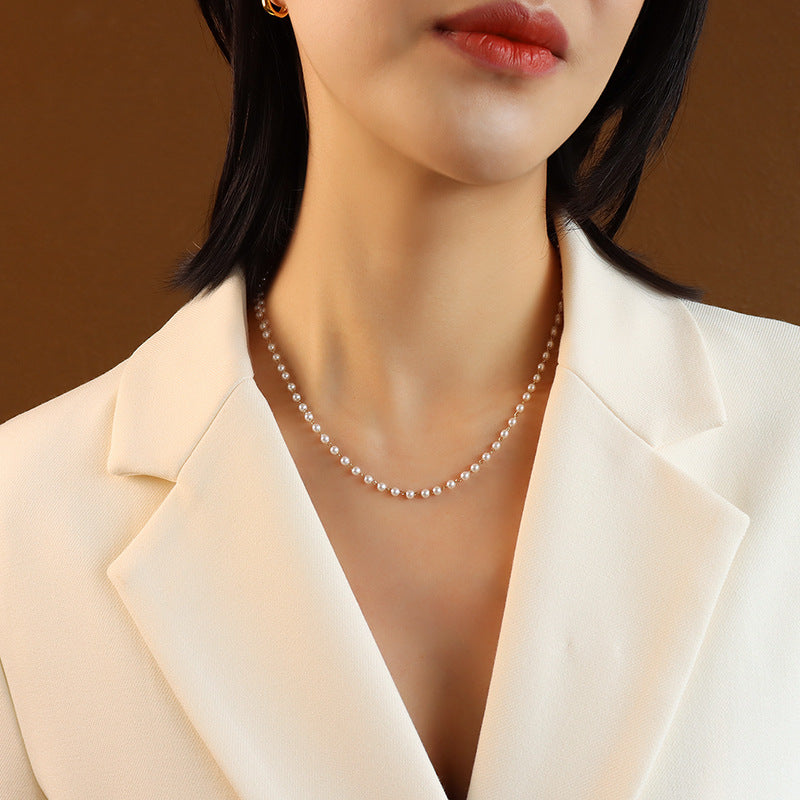 Regal Pearl Collarbone Chorker Necklace with King Pendant