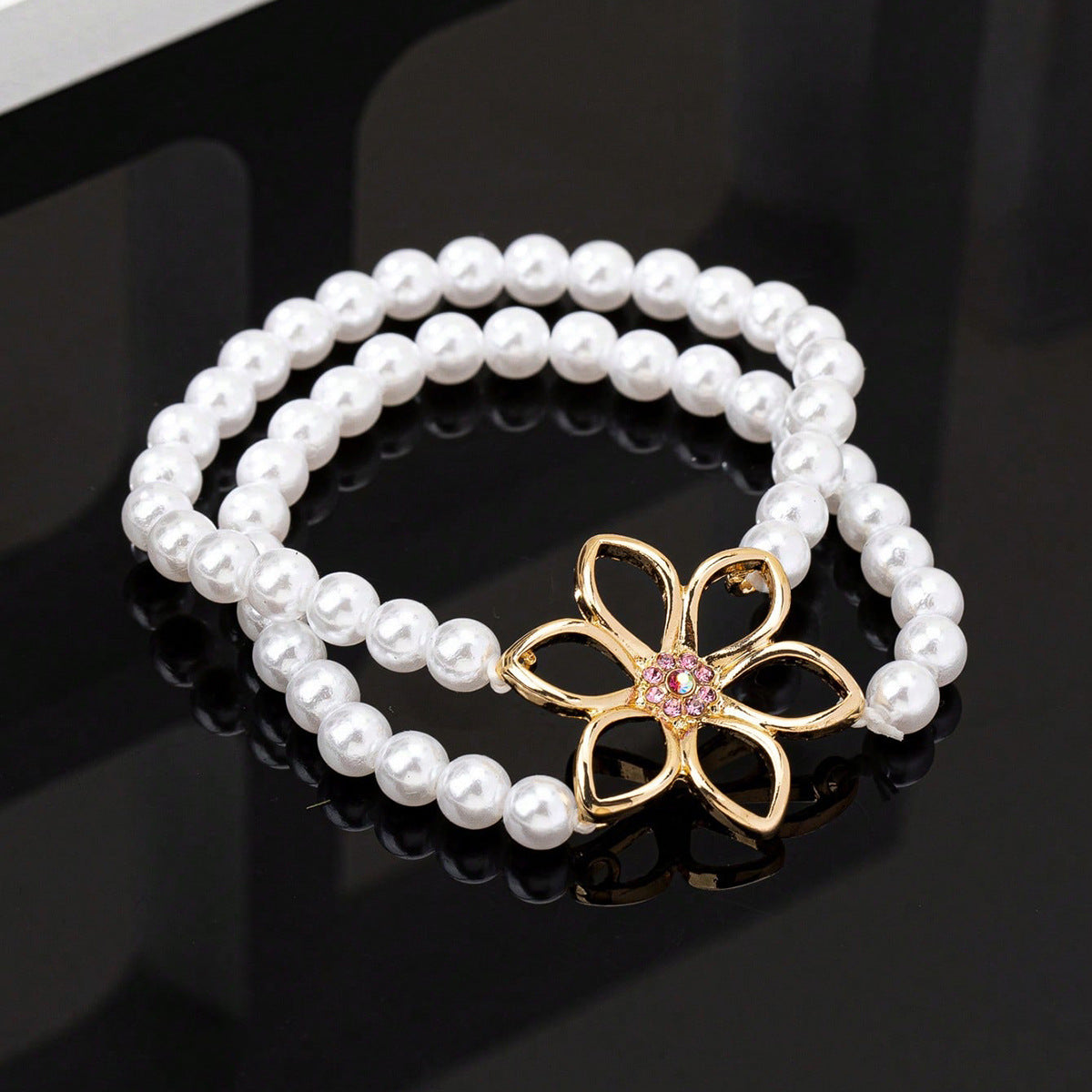 Planderful Vienna Verve Bracelet – Fashionable Pearl and Zircon Design