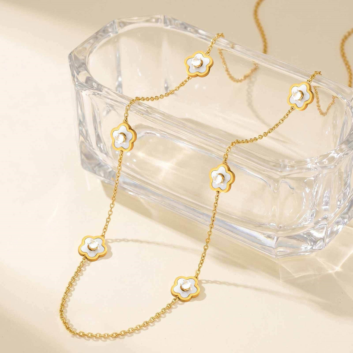 Sugar Cube Dopamine Super Flash Necklace Titanium Steel Water Droplet Geometric Design
