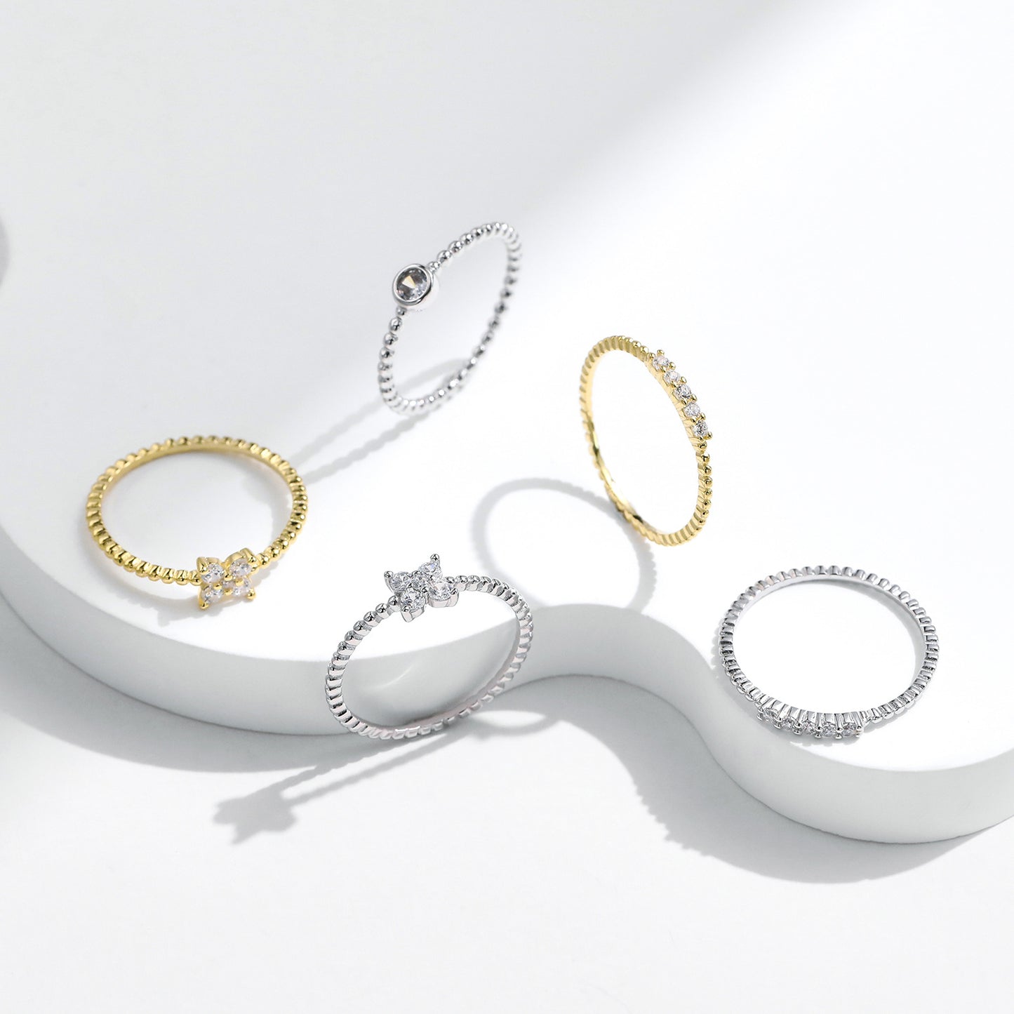 Planderful Moissanite Clover Ring – Stunning Sparkle with Moissanite Clarity