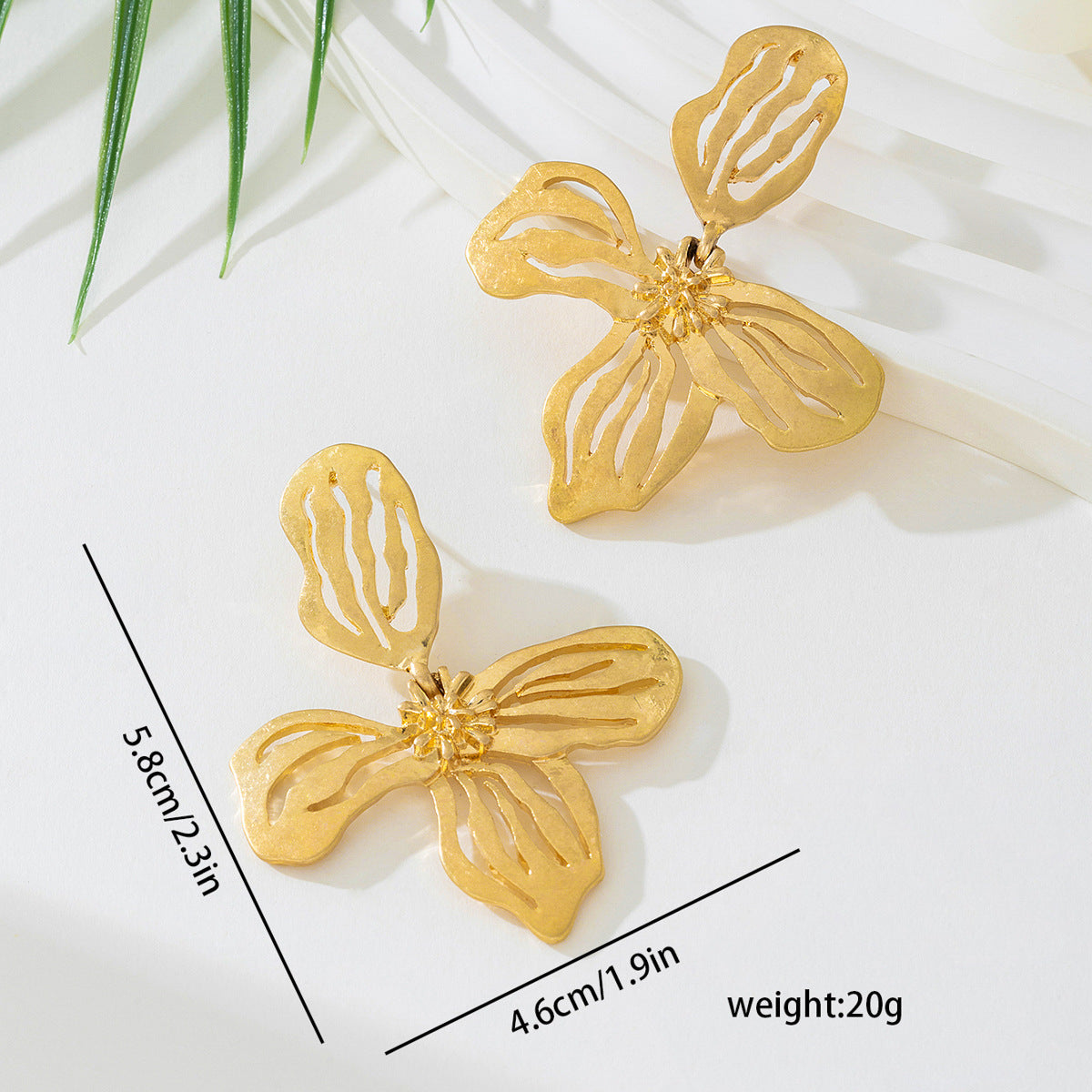Planderful Vienna Verve Earrings – Trendy Metal Hollow Leaf Design