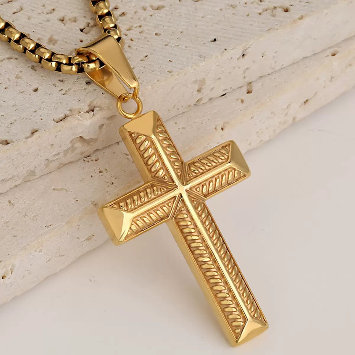 1. Planderful Cross Pendant Necklace in Titanium Steel for Everyday Style Gift Idea Unisex