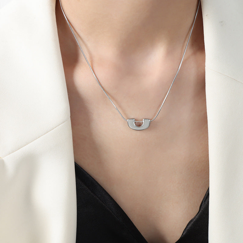 French Style Geometric Titanium Steel Gold-Plated U-Shaped Pendant Necklace