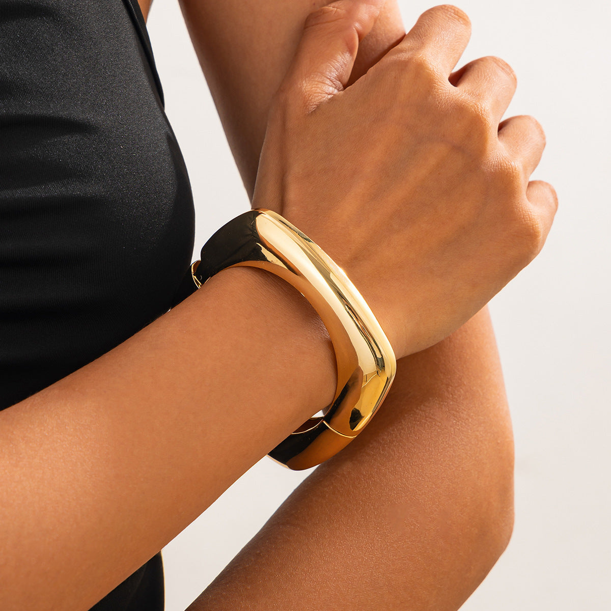 Planderful Vienna Verve Red Geometric Square Bracelet For Women Glossy Wide Versatile Statement Jewelry