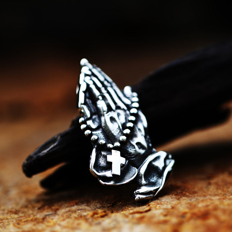 Retro Titanium Steel Men's Prayer Hand Cross Pendant for Wholesale Foreign Trade