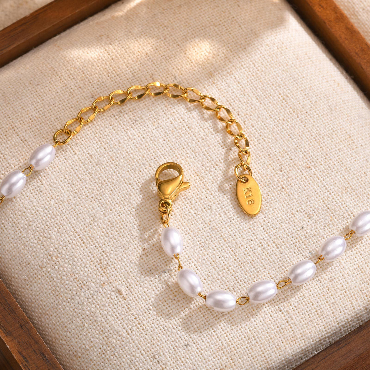 Ladies Stainless Steel Imitation Pearl Chain Gold Necklace