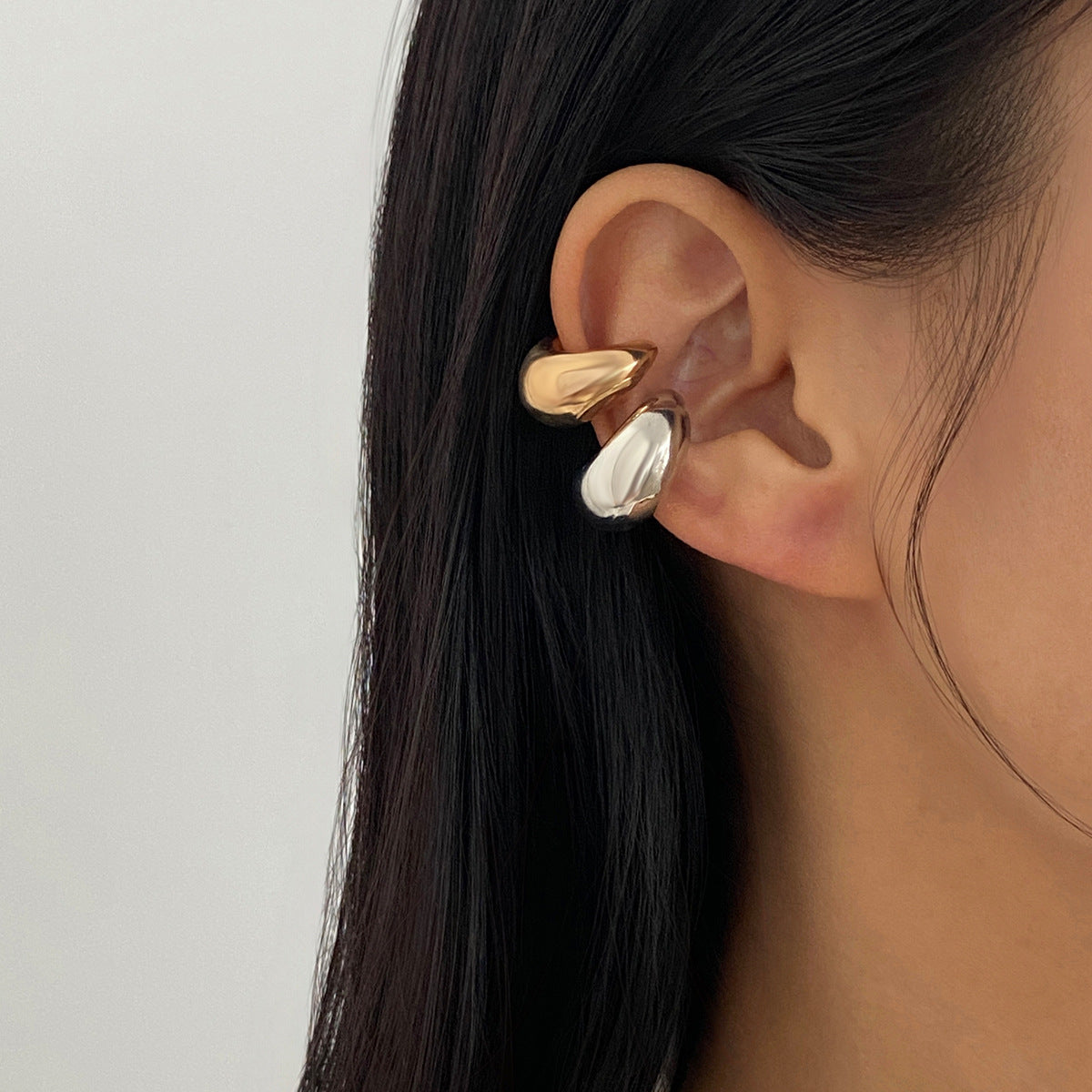 Planderful Vienna Verve C Shaped Ear Clips Statement Smooth Opening Versatile Stackable For Modern Women