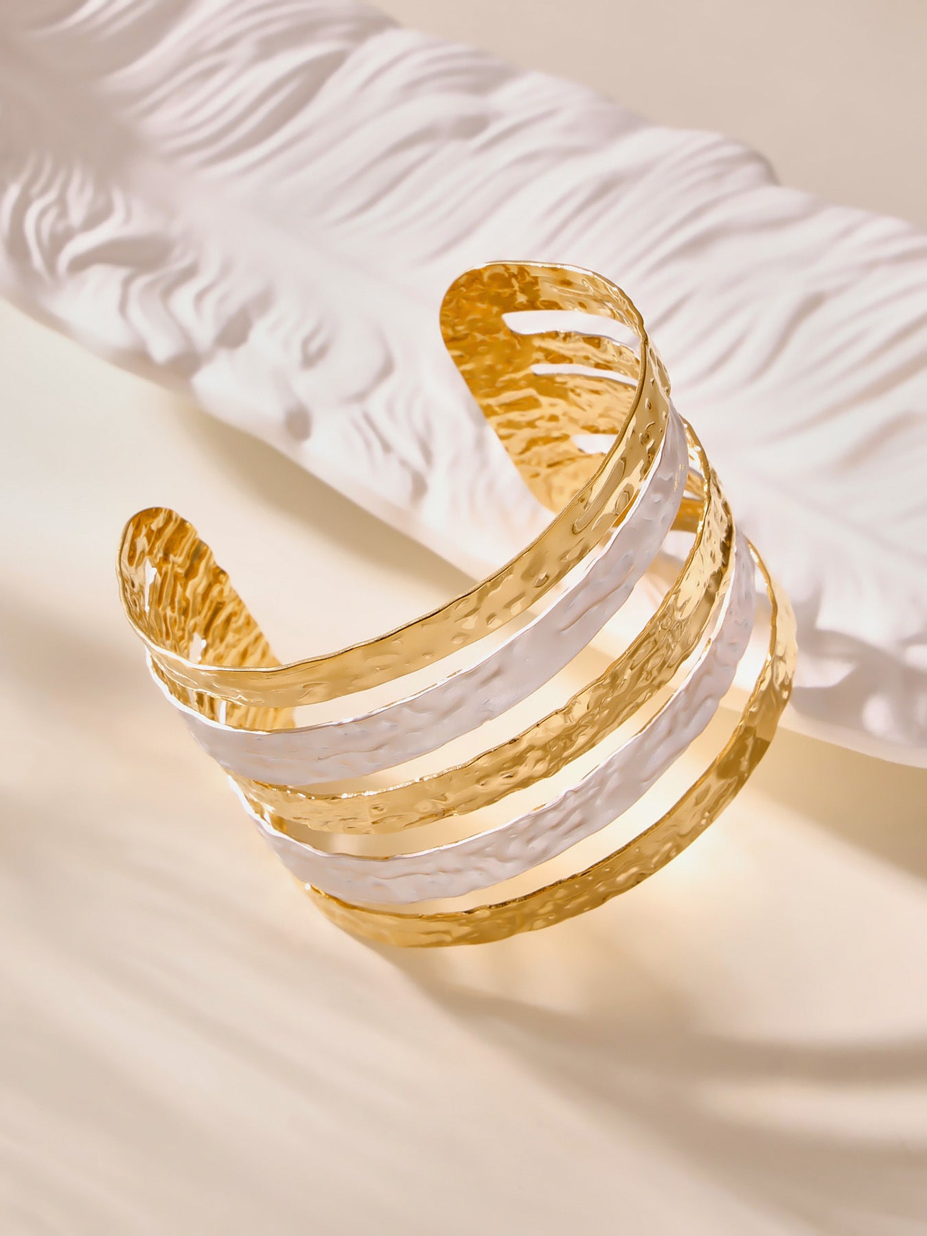 Planderful Minimalist Opening Bracelet 18K Gold Unisex Style