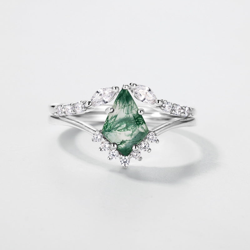 Planderful Everyday Genie Ring – Elegant Kite-Shaped Natural Aquatic Agate Design